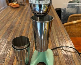 Vintage 1940’s Hamilton Beach No. 33 Green Enamel Milkshake Malt Shop Mixer, Excellent Condition