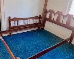 Double bed w/wooden slats for mattress