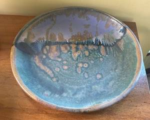 Stunning Signed Pottery Console Bowl
Measures 15 inches in diameter.