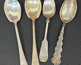 Selection of Vintage Sterling Silver Spoons including a Vintage Sterling Silver Denver Colorado Souvenir Spoon
Weight: 90 grams