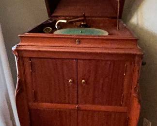 victrola - will not spin
