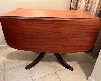 duncan phyfe table with drop sides
