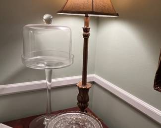 footed cake stand