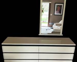 Postmodern Rougier High Gloss White Six Drawer Lacquered Dresser with Mirror
Dresser measures 29 x 76 x 18"