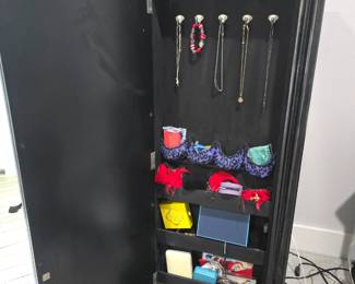 Mirror opens up for Jewelry