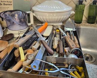 Kitchen Utensils and K ives