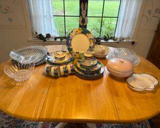 Kitchen Table, Dishes