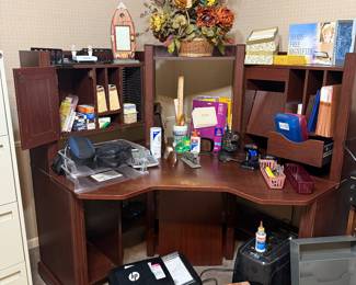 Corner desk, Office Supplies