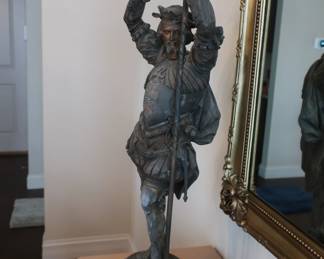 statue