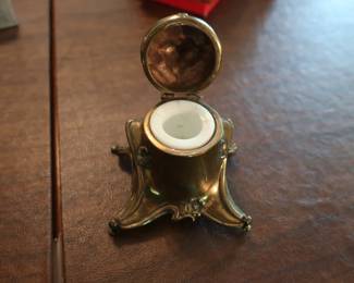 another view of ink well