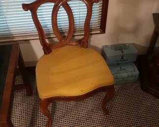 dressing table chair