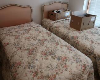 twin bed frames and spreads