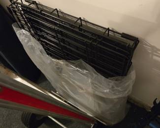 Medium size pet kennel