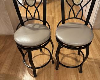 Counter chairs that match dining table and six chairs
