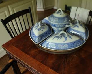 Spoke Lazy Susan Covered Dishes