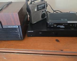 Bell Howell Slide Cube 987, Samsung DVD, Radio