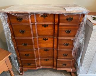 Antique 5 dresser drawer- back leg broke - deep drawers - $25.00