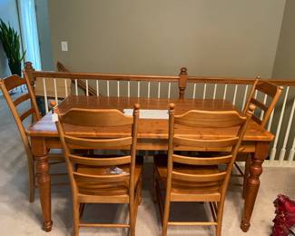 Old Montgomery Wards kitchen table w 4 chairs - good condition - 30" ht x 59"w x 35" depth