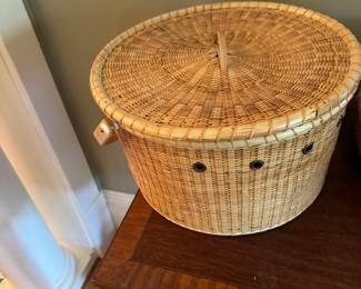 Lidded artisan basket