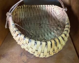 Egg basket
