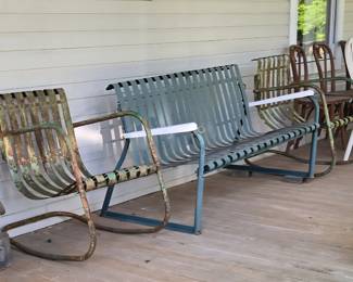 Metal ribbon lawn furniture