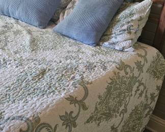 Queen size bed. Headboard, footboard, mattress and box springs