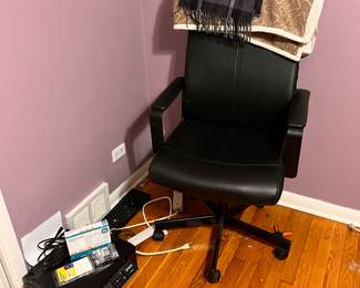 Like New Computer Desk Chair