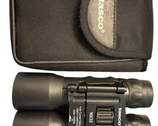Tasco 16x32 Binoculars In Case