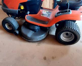 Husqvarna Mower 2010 21 hp 265 hrs