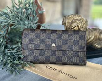 Louis Vuitton Damier wallet
