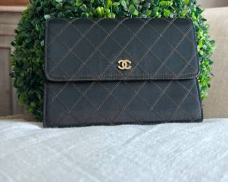 Vintage Chanel clutch