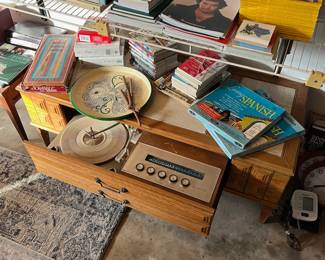vintage Truetone stereo console/coffee table (needs work)
