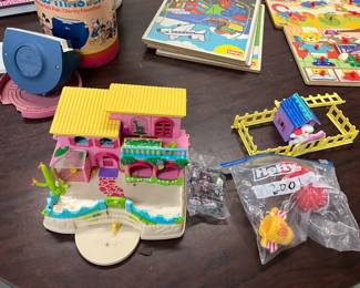 Mattel Polly Pocket Pet Land Hacienda Ranch Toy