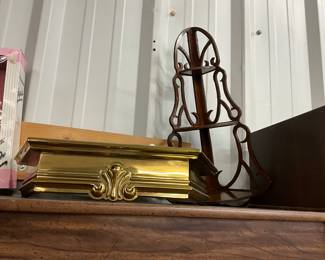 Plastic Gold Shelf - Wood Corner Shellf