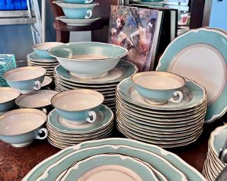 Set of fine china: beautiful blue/teal and white - large set Old Brunswick