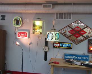 Excellent Condition Vintage 4-Sided Rotating Hamm’s Beer Clock