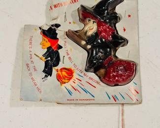 Extremely Rare vintage Halloween Witch novelty light pin, New In Box!