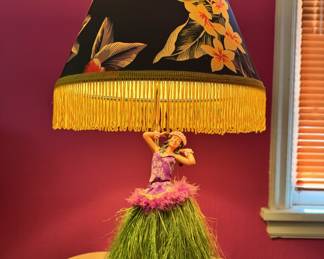Vintage 1969 Dancing Hula Girl lamp. She actually dances!