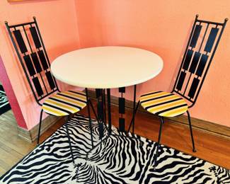Incredibly Rare vintage Iron Masters Furniture bistro set