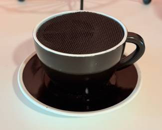 Vintage coffee cup transistor radio in working condition