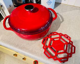 New Never Used Lodge enameled cast iron 6Qt. Dutch Oven and trivet