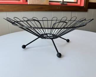 Fun vintage Atomic metal wire fruit bowl