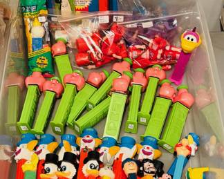 Large selection of PEZ dispensers, PEZ bubble makers and PEZ body parts