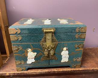 Gorgeous large jewelry box