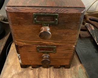 2 drawer card case