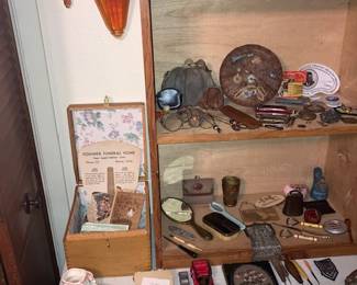 lots of vintage collectibles