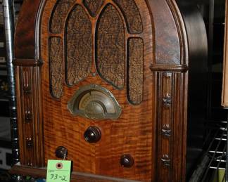 Beautiful ATWATER KENT CATHEDRAL RADIO !