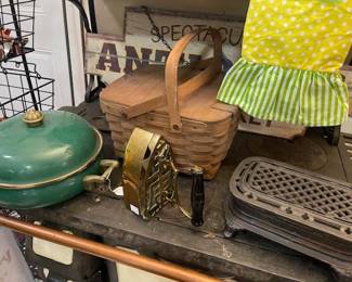 Some primitive kitchen items