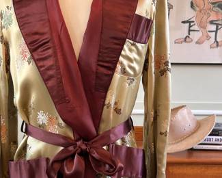 SHOP at HuntEstateSales.com!