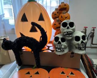 Halloween blow molds and decor.....